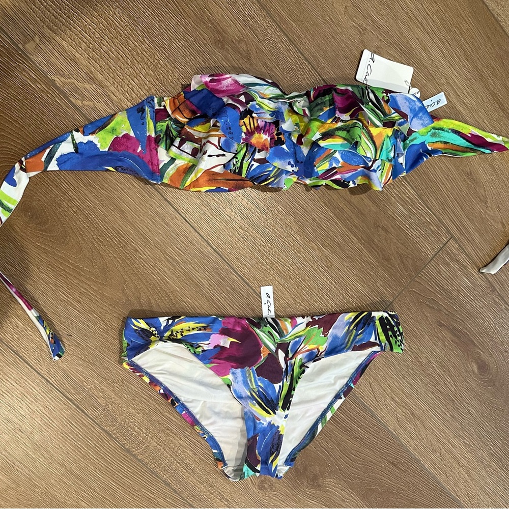 A. Che bikini